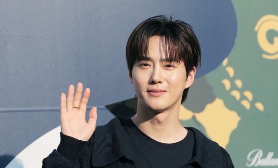 엑소 수호, 빛나는 인사