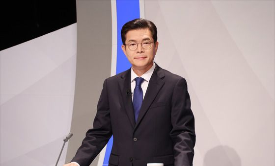 토론회 준비하는 정원오 후보