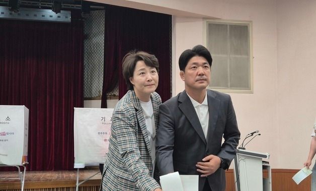 사전투표하는 이용 국민의힘 하남갑 후보