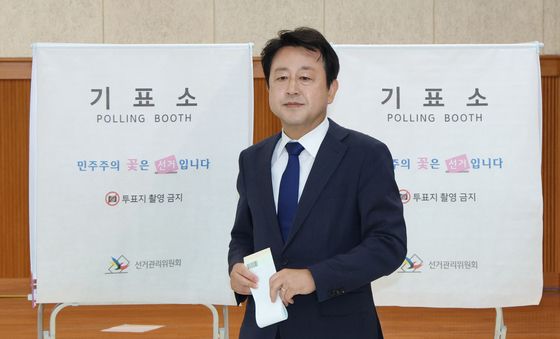 사전투표 하는 김용남 후보