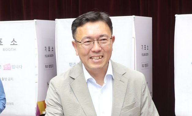 사전투표하는 백승재 후보
