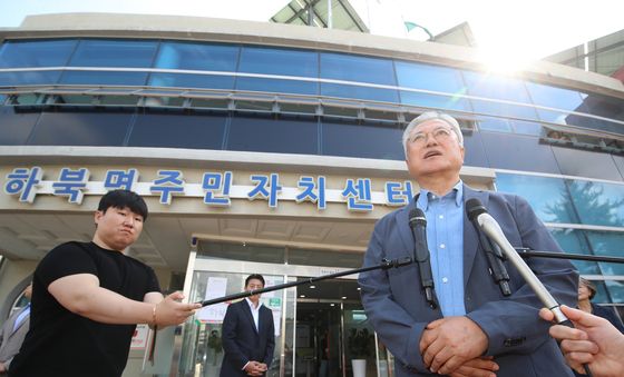 사전투표 마친 문재인 전 대통령