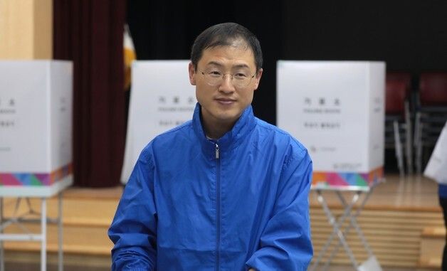 사전투표 하는 김상욱