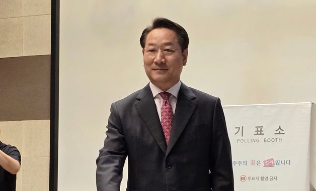 사전투표하는 유정복 후보