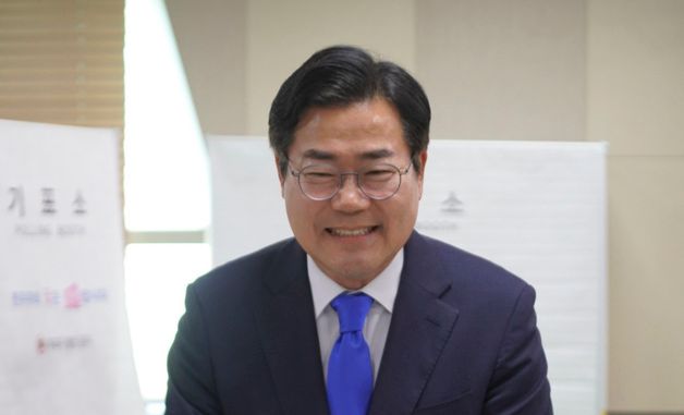 사전투표하는 박찬대 후보
