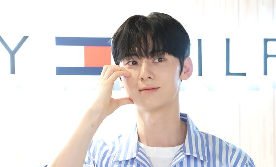 황민현, 달달한 볼 하트