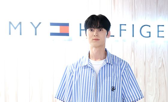 황민현, 훈내 진동
