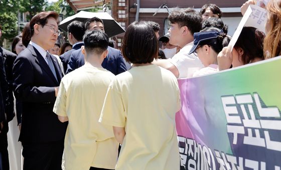 시민단체 의견 듣는 이재명 대통령