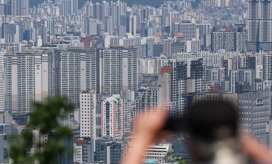 토허구역 '세 낀 집' 실거주 의무 최대 2년 유예