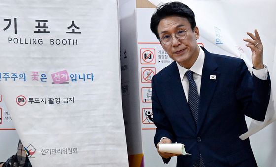 사전투표 마친 김민석 국무총리
