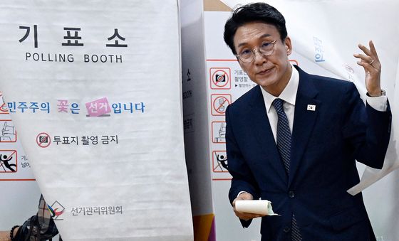 사전투표 마친 김민석 국무총리