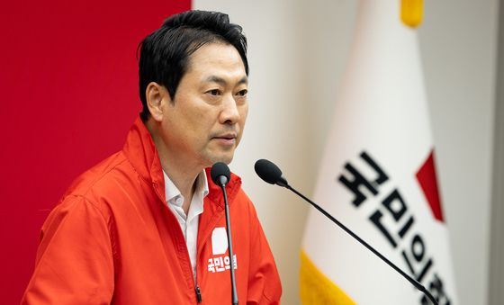 장동혁 대표 "李 대통령 기표 문의하며 투표지 노출, 명백한 불법"