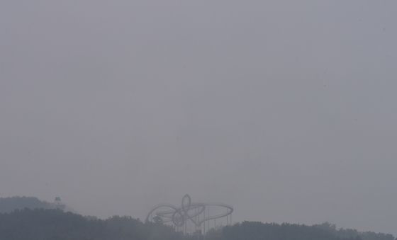 안개에 덮인 스페이스 워크