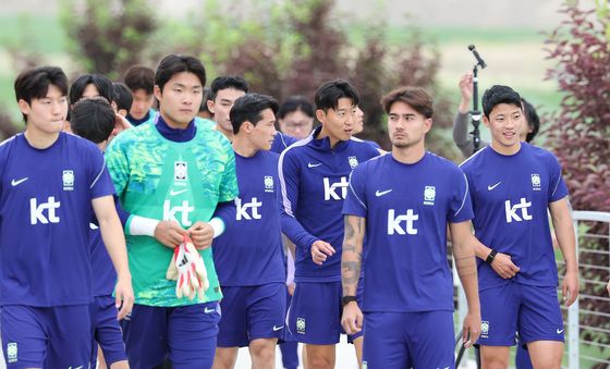 훈련 나서는 대한민국 축구대표팀
