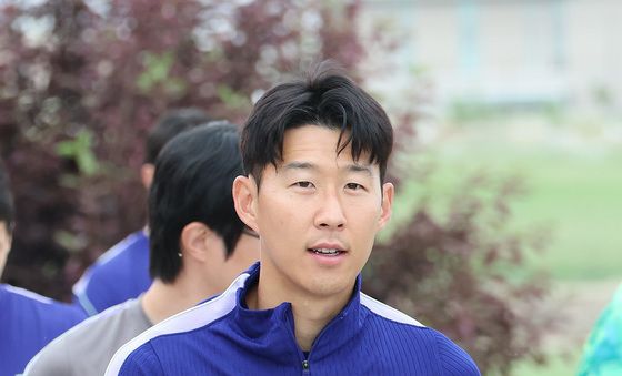 훈련장 향하는 손흥민