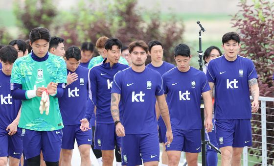 훈련장 향하는 대한민국 축구대표팀