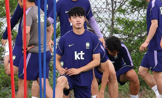 가볍게 몸 푸는 이기혁
