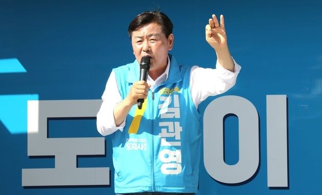 지지 호소하는 김관영 무소속 후보