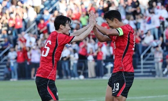 손흥민·김문환 '골이야'