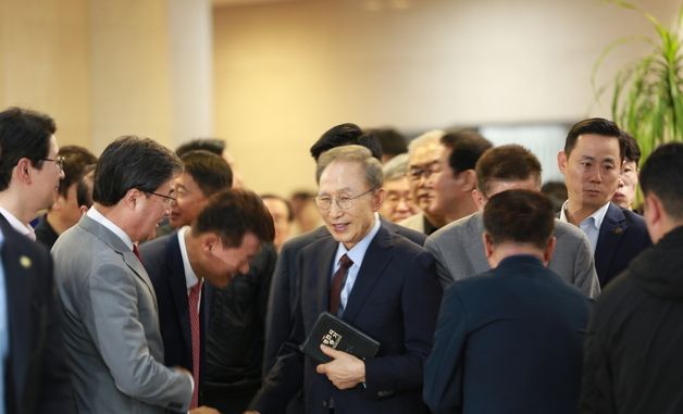 이명박 전 대통령, 부산 수영로교회 예배