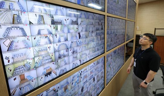 투표함 보관장소 비추는 CCTV