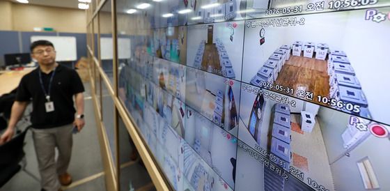 투표함 보관장소 비추는 CCTV