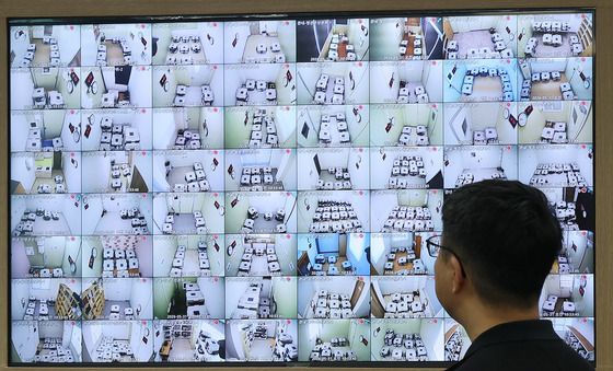 투표함 보관장소 비추는 CCTV