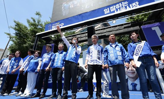 지방선거 D-3, 지지 호소하는 정원오