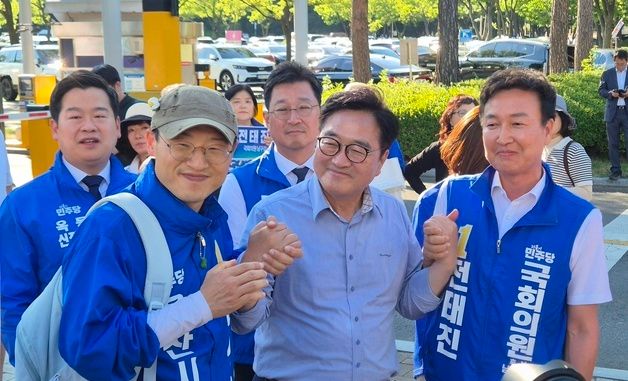 김상욱과 전태진 지원사격하는 우원식