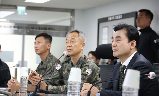 수방사 특정경비지구 찾아 대비태세 점검하는 안규백 장관