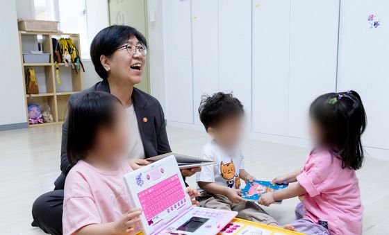 정은경 복지부 장관, 어린이날 아동양육시설 방문