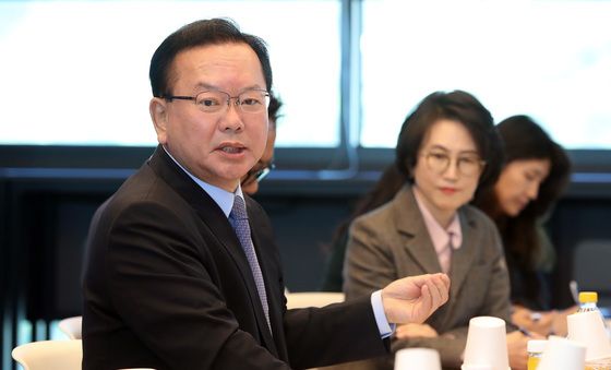 AI·IT 여성기업인협회 현안 논의하는 김부겸