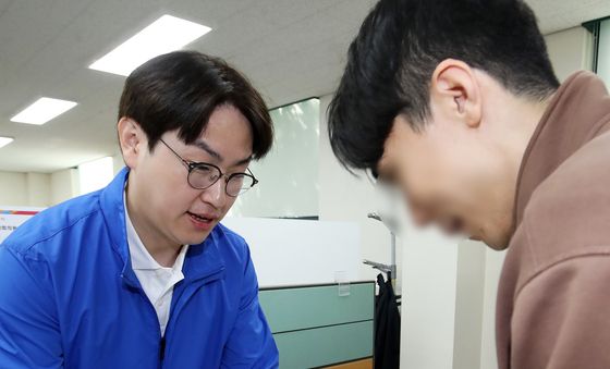 예비후보 등록하는 하정우 후보
