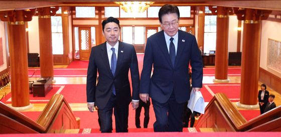 청와대 들어서는 이재명 대통령