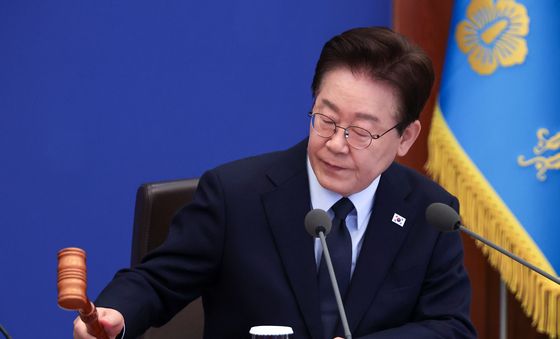 의사봉 두드리는 이재명 대통령