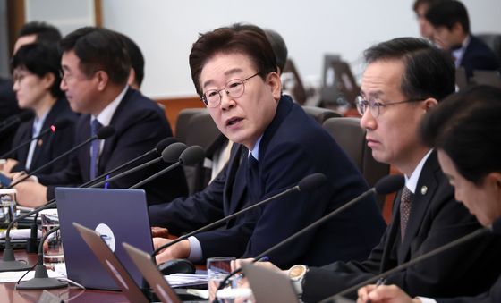 비상경제점검회의 겸 국무회의 발언하는 이재명 대통령