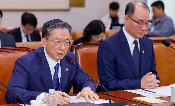 법사위 답변하는 정성호 법무장관