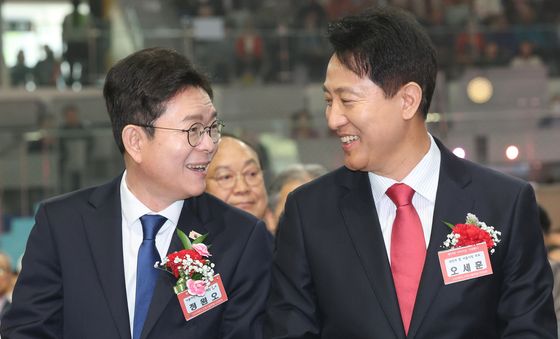 환한 얼굴로 대화하는 정원오·오세훈