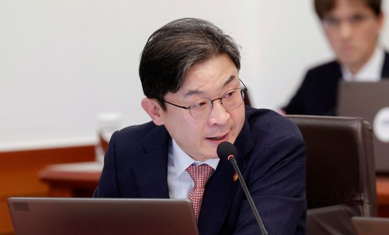 발언하는 이억원 금융위원장