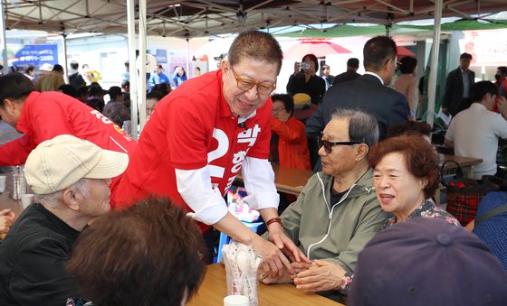 동래시장 찾은 박형준 부산시장 후보