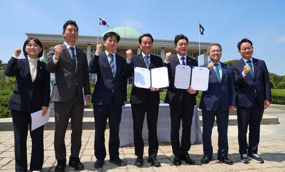 국회에서 정책 협약 맺은 우상호·정원오 후보