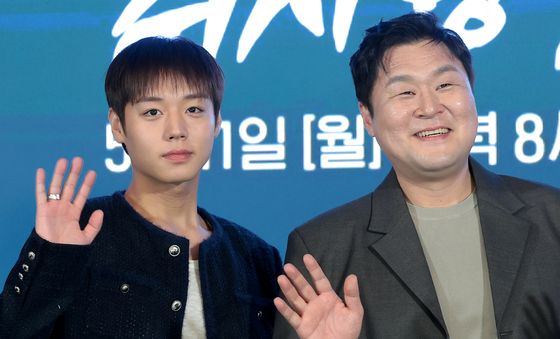 군대에서 만난 박지훈과 윤경호