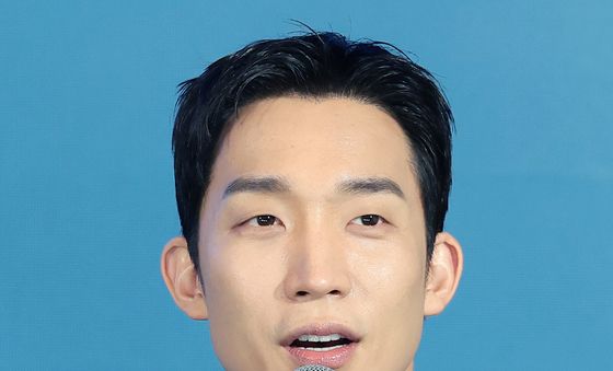 인사말 하는 이상이