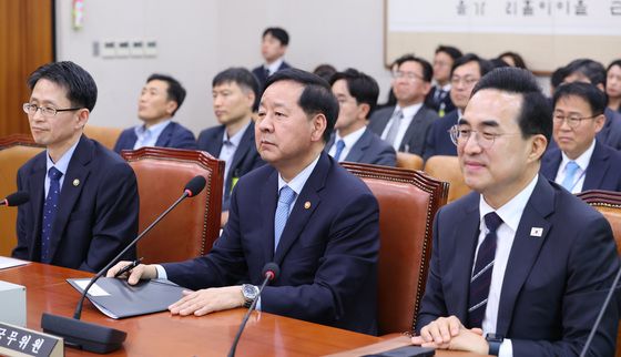법사위 출석한 구윤철·박홍근