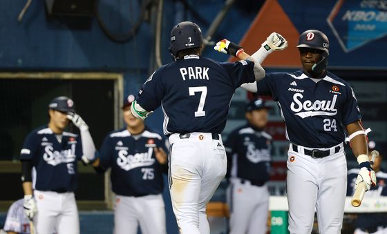 1점 쫒아가는 두산