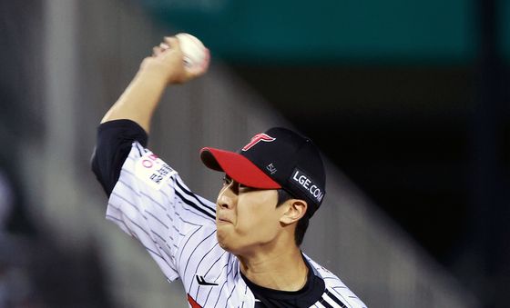 임찬규에 이어 등판한 이정용