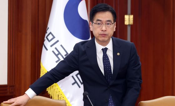 민생물가 특별관리 관계장관 TF 회의 참석하는 김민재 차관
