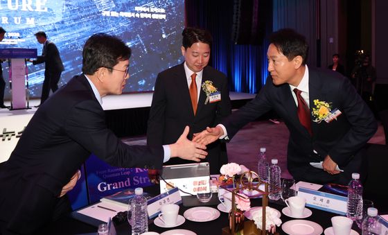 [NFF 2026]인사하는 정원오·오세훈 후보