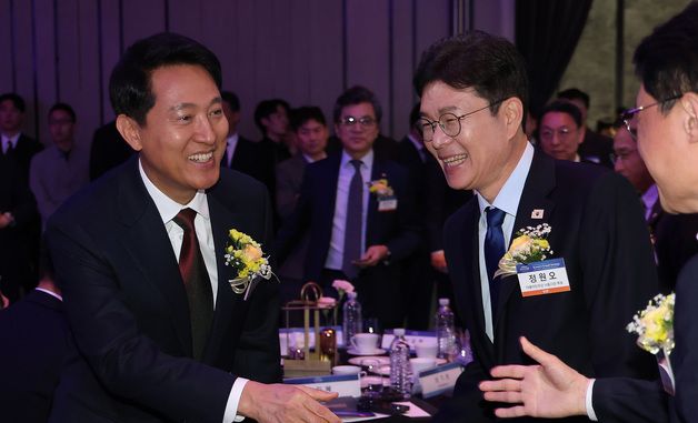 [NFF 2026]인사 나누는 정원오·오세훈