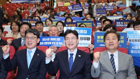 기념 촬영하는 정원오 후보